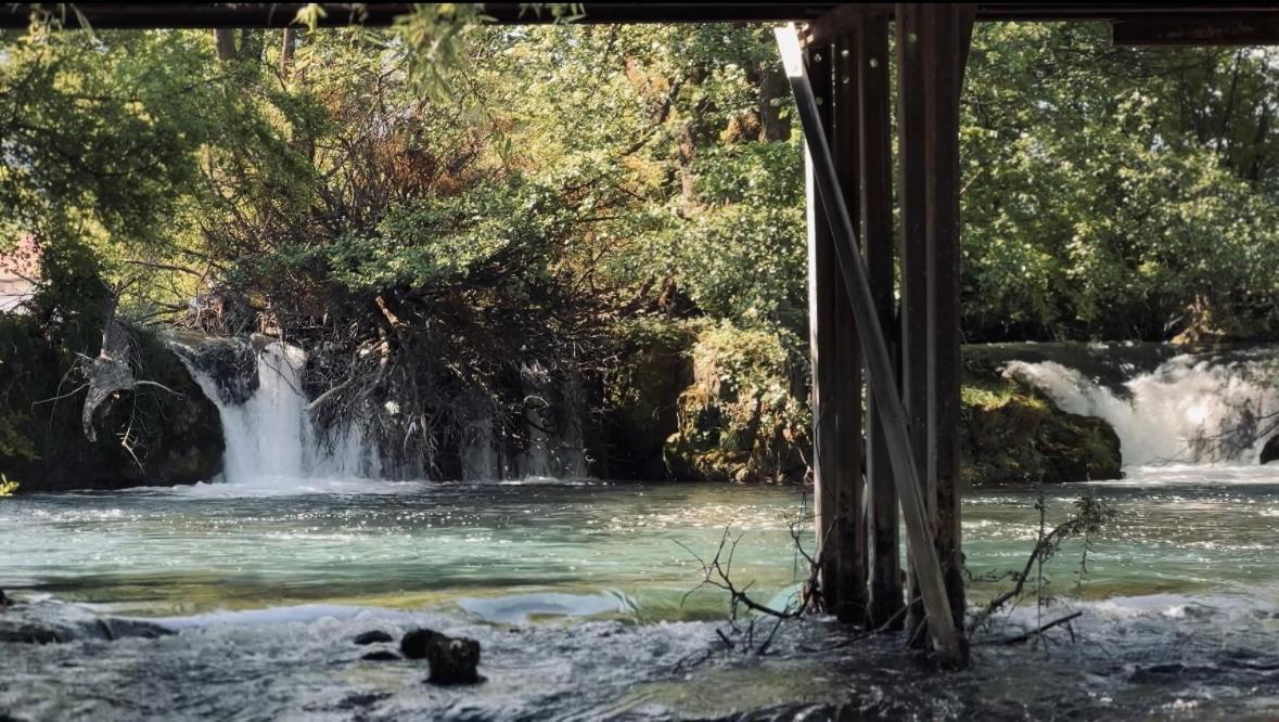 Waterfall Glamping Cabin Villa Bihać Exterior foto